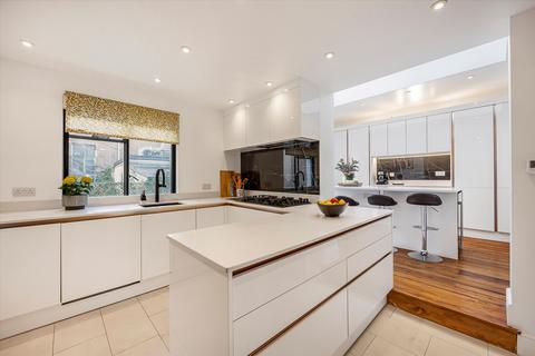 undefined, Crescent Terrace, Cheltenham, Gloucestershire GL50