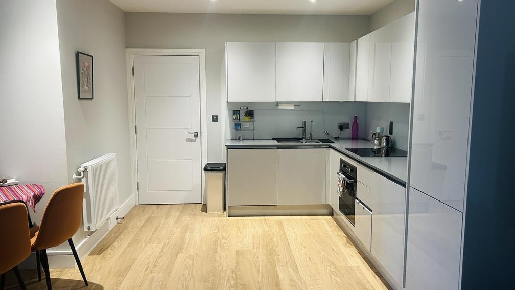 Kitchen 2.jpg