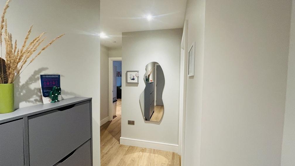 Hallway 2.jpg