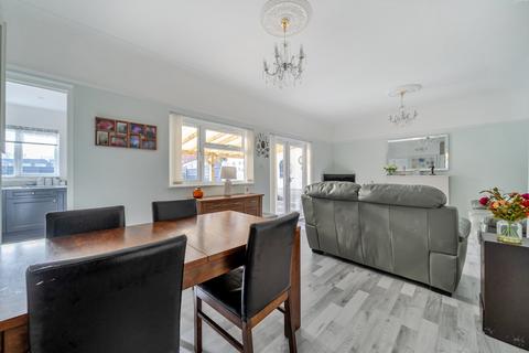 3 bedroom bungalow for sale, Paxton Road, Hampshire PO14