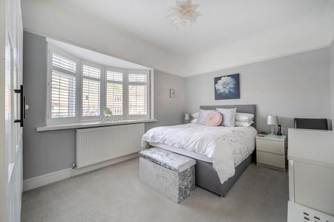 3 bedroom bungalow for sale, Paxton Road, Hampshire PO14