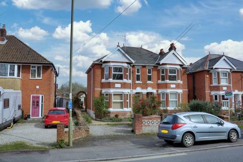 undefined, Romsey