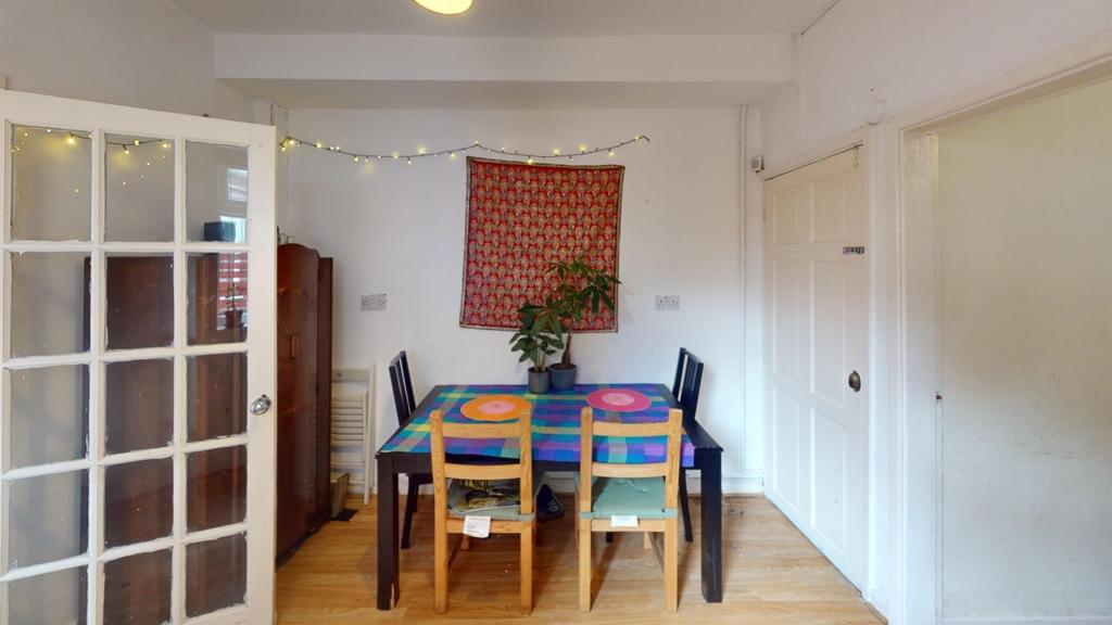 Lrg 124-Noel-Dining-Room