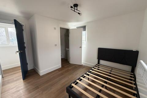 undefined, Manaton Crescent, Southall UB1