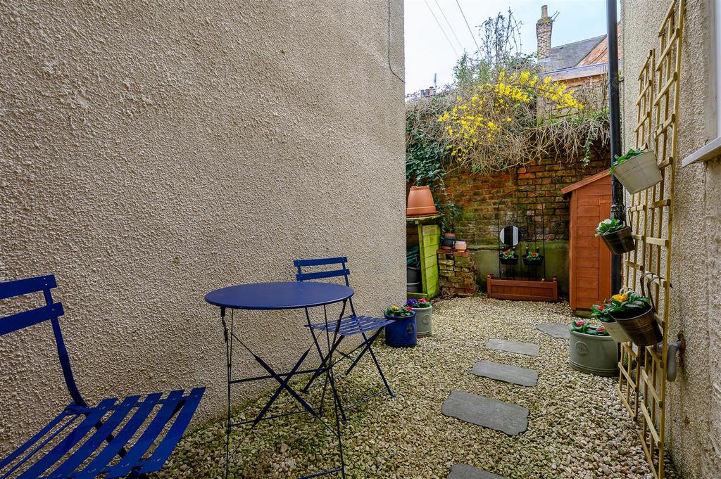 Rear courtyard
