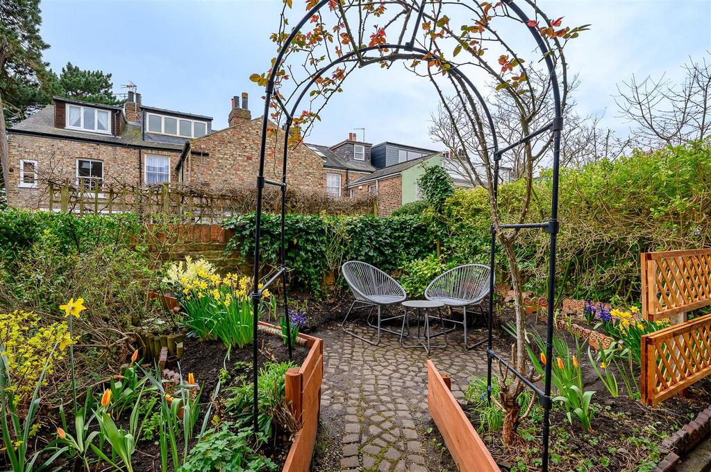 Front courtyard