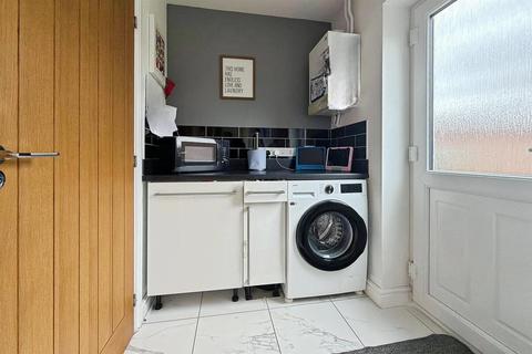 3 bedroom detached house for sale, Loseley Park, Kingswood, Hull