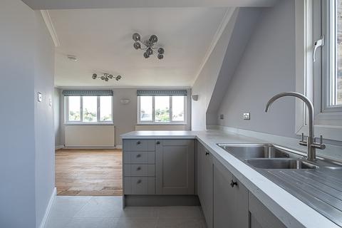 2 bedroom flat to rent, Homefield Road Wimbledon Village SW19
