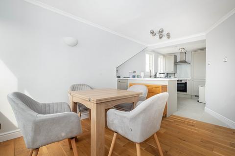 2 bedroom flat to rent, Homefield Road Wimbledon Village SW19