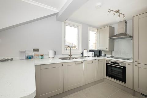 2 bedroom flat to rent, Homefield Road Wimbledon Village SW19