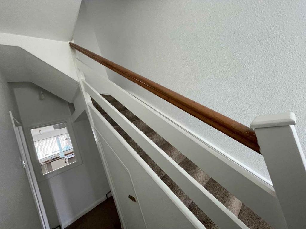 Compressed Stairs ha