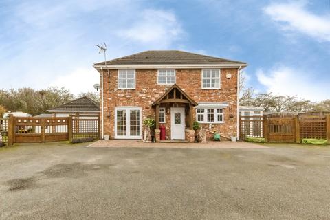 4 bedroom detached house for sale, Beechfields, Winsford