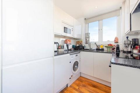 1 bedroom flat to rent, Fulham Palace Road, London SW6