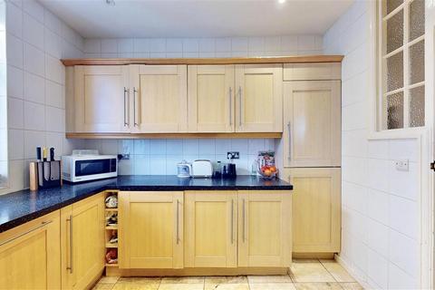 2 bedroom apartment for sale, Vernon Court, Hendon Way, Greater London