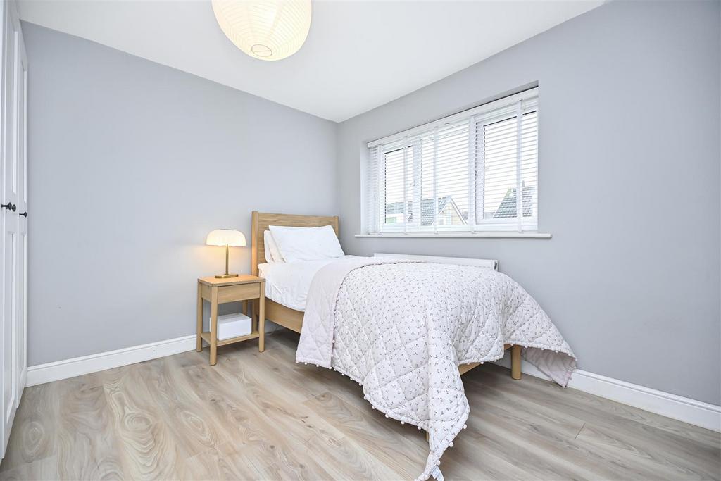 7 Sevenoaks Bedroom 2 (1).jpg