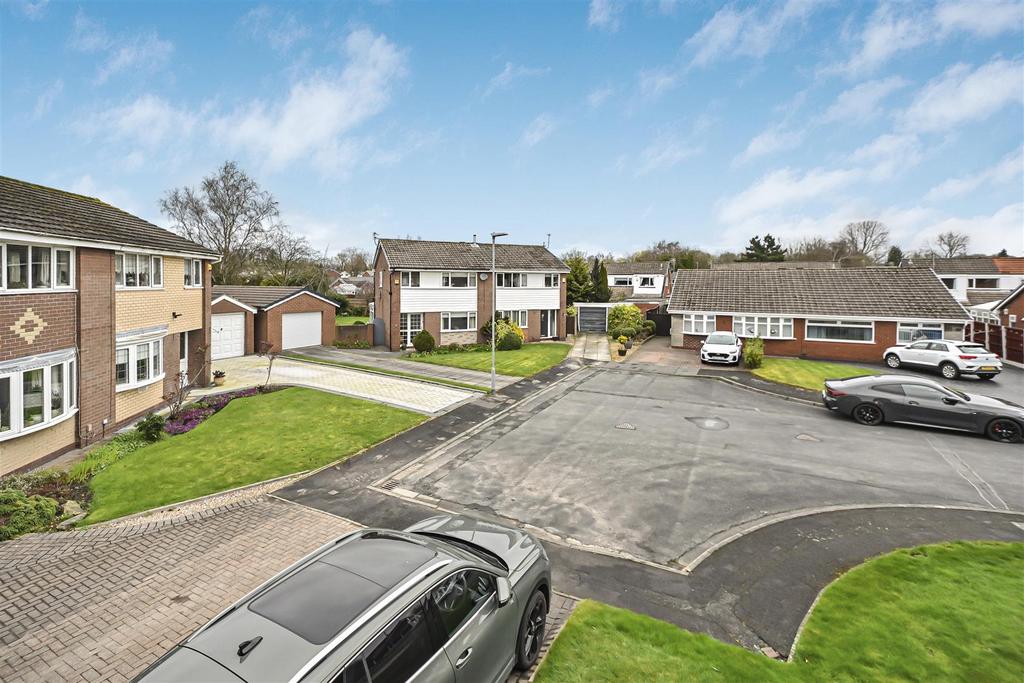 7 Sevenoaks View to Front.jpg