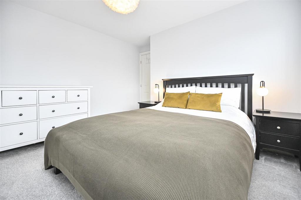 7 Sevenoaks Bedroom 1 (1).jpg