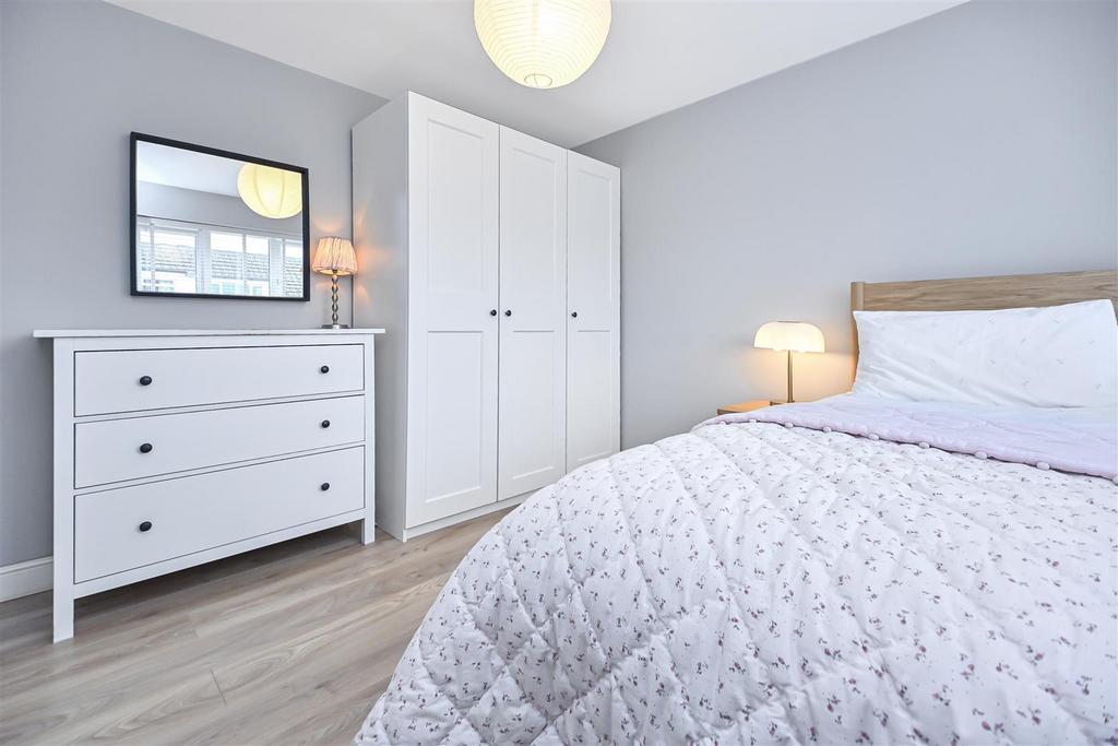 7 Sevenoaks Bedroom 2 (2).jpg