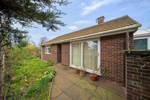 2 bedroom detached bungalow for sale, Banbury,  Oxfordshire,  OX16