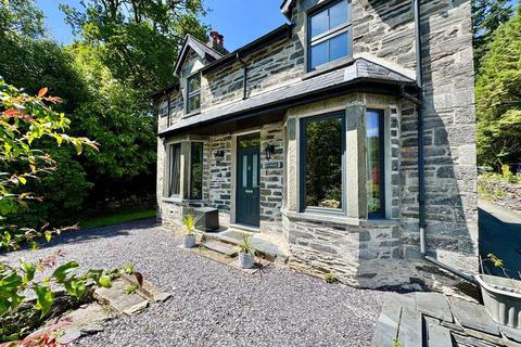 undefined, Betws Y Coed
