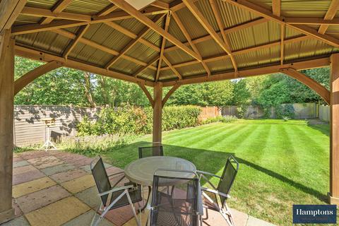 5 bedroom bungalow for sale, Orchard End Avenue, Amersham, HP7