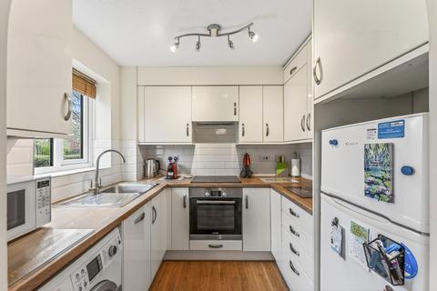 2 bedroom apartment for sale, Peartree Avenue, London
