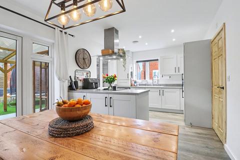 3 bedroom detached house for sale, Wallace Avenue, Southampton SO32