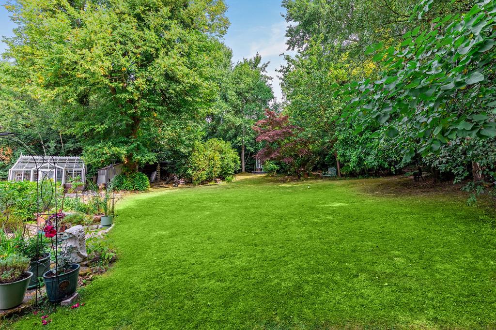 Secluded Gardens