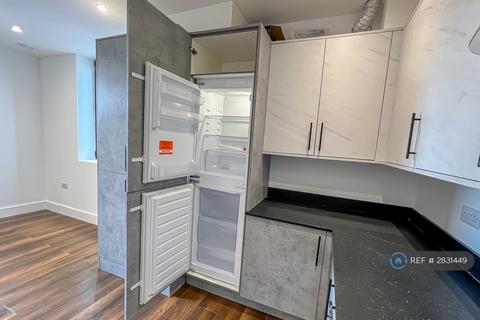undefined, Staines Road, Hounslow, TW3