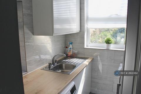 Studio to rent, Picardy Road, Belvedere, DA17