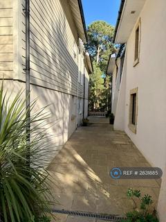 2 bedroom flat to rent, Belfry, Poole, BH14