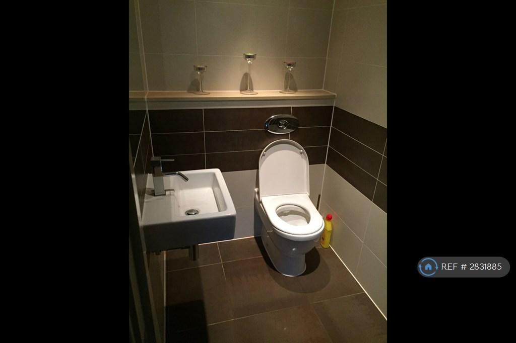 Cloakroom w/c
