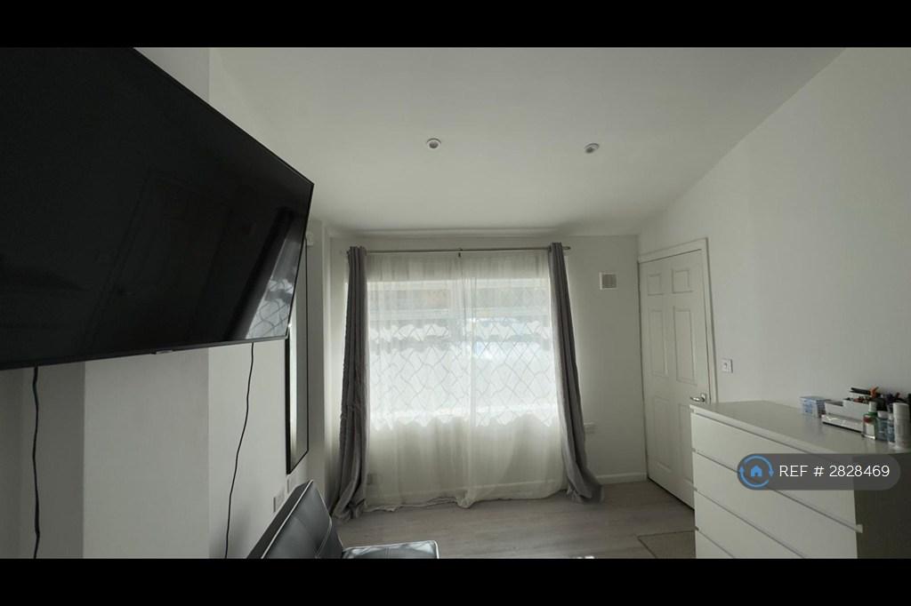 Lounge/Kitchen