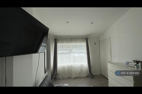 undefined, Hawthorn Road, Wallington, SM6