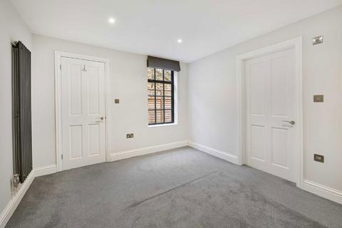 3 bedroom maisonette to rent, Klea Avenue, London SW4