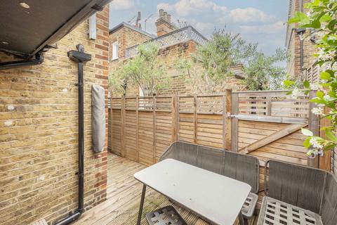 3 bedroom maisonette to rent, Klea Avenue, London SW4