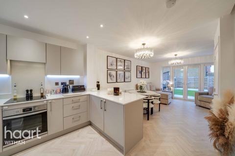 2 bedroom end of terrace house for sale, Fieldfare Way, Heybridge