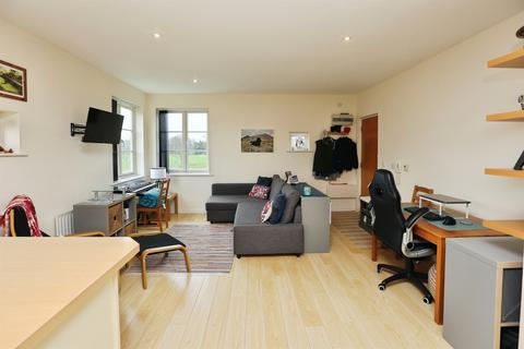 2 bedroom flat for sale, Pavilion Way, Gosport