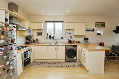 2 bedroom flat for sale, Pavilion Way, Gosport