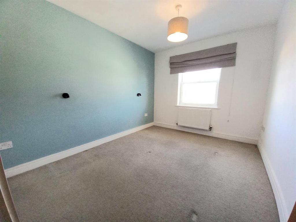 46 Union Close Bed 1.jpg