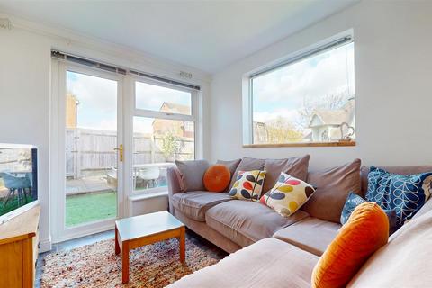 4 bedroom semi-detached house for sale, Westbury Lane, Newport Pagnell MK16