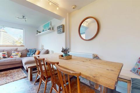 4 bedroom semi-detached house for sale, Westbury Lane, Newport Pagnell MK16
