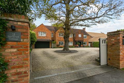 Dukes Wood Drive, Gerrards Cross, SL9
