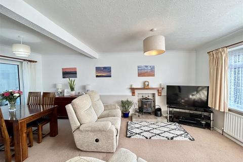 3 bedroom detached house for sale, Castle Close, Cradley Heath