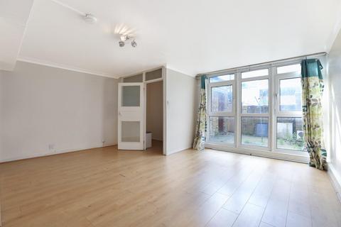3 bedroom flat for sale, Flaxman Road, London, SE5