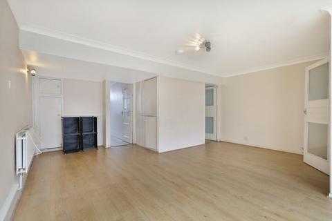 3 bedroom flat for sale, Flaxman Road, London, SE5