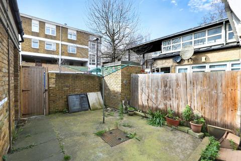3 bedroom flat for sale, Flaxman Road, London, SE5