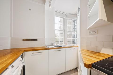 2 bedroom flat to rent, Kensington Park Road, London W11.