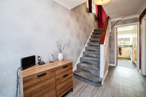 3 bedroom semi-detached house for sale, Bracken Hill, Mansfield, Nottinghamshire, NG18