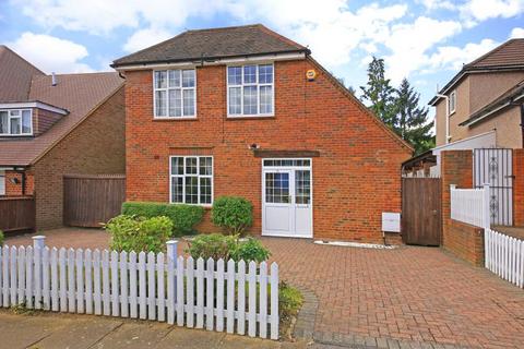 3 bedroom terraced house to rent, Rofant Road, Northwood HA6
